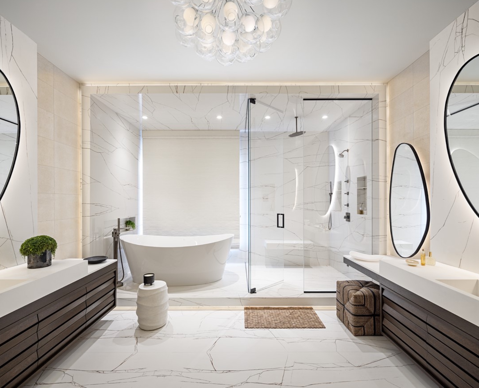 a room with a large mirror